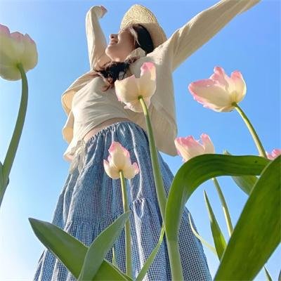 色肉毒蝎女